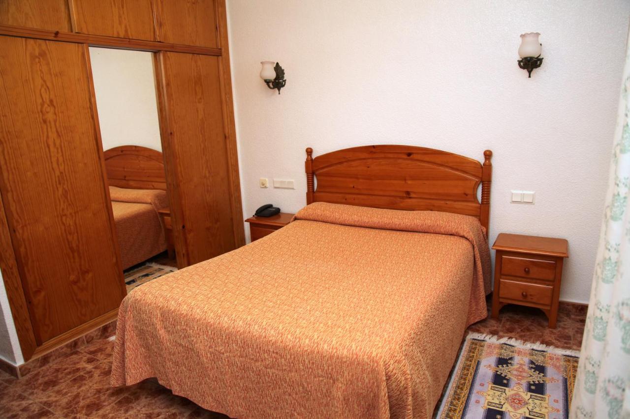 Hotel Los Arcos El Alquián المظهر الخارجي الصورة