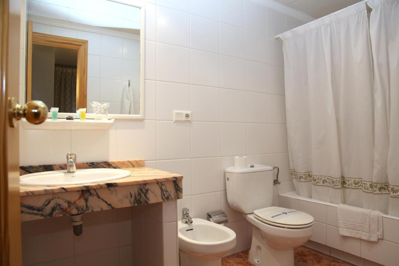 Hotel Los Arcos El Alquián المظهر الخارجي الصورة